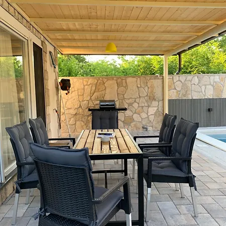 Mo House Villa *