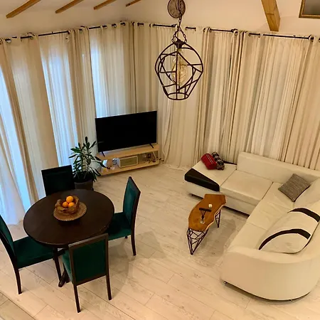 Mo House Villa